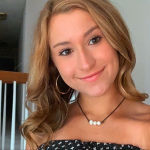 Meet your Posher, Emiley